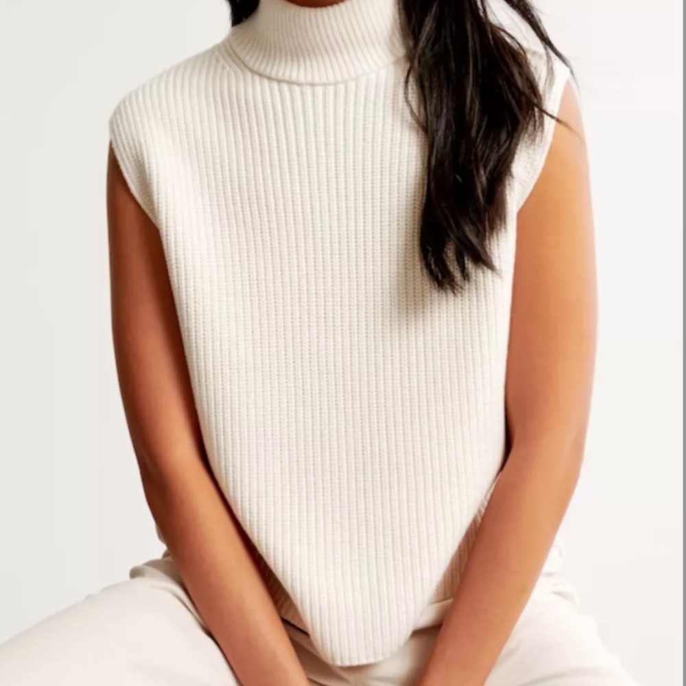 Abercrombie Cream Sleeveless Turtleneck